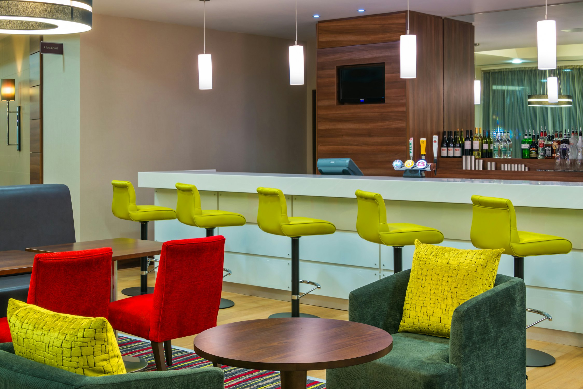 HAMPTON BY HILTON LONDON LUTON AIRPORT 43/50