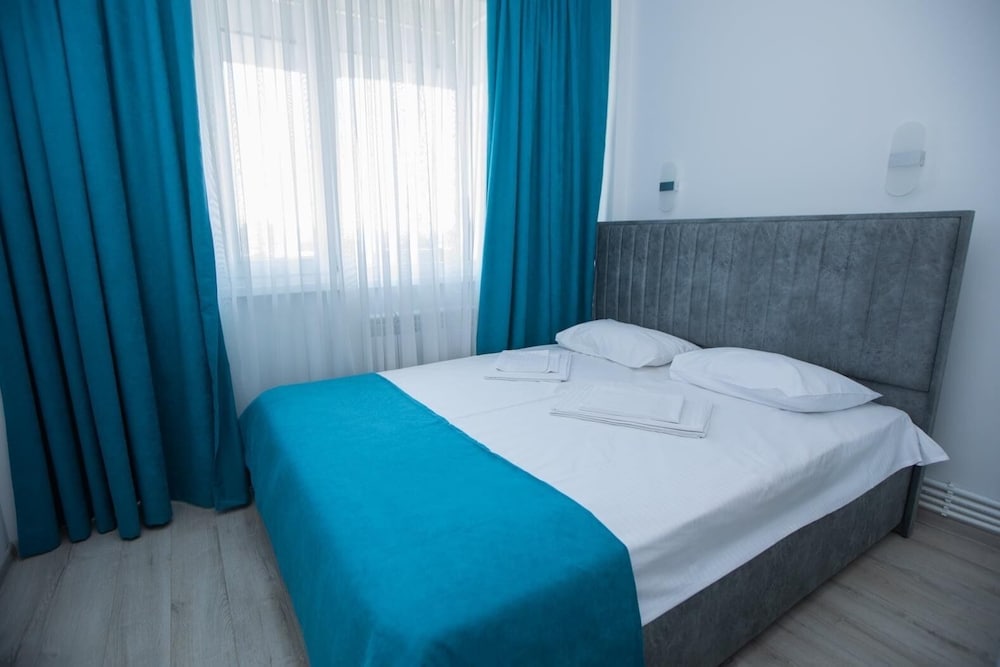 APARTMENT, QUEEN BED, MOUNTAIN VIEW, SOFA