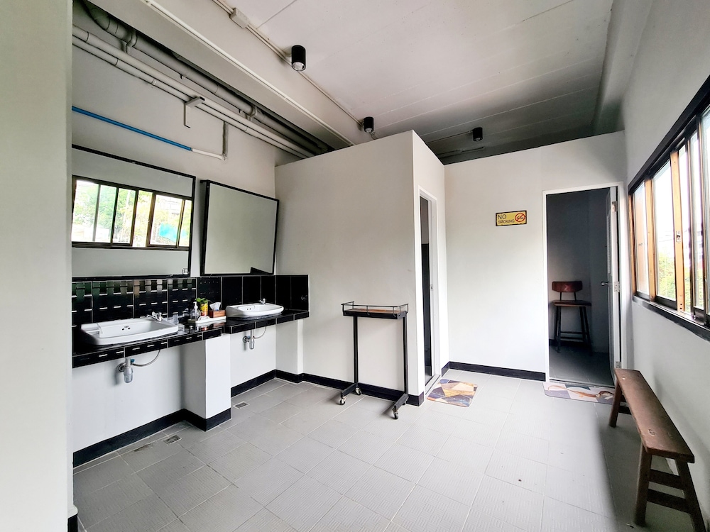 The 8 Factory Hostel Phitsanulok 44/69