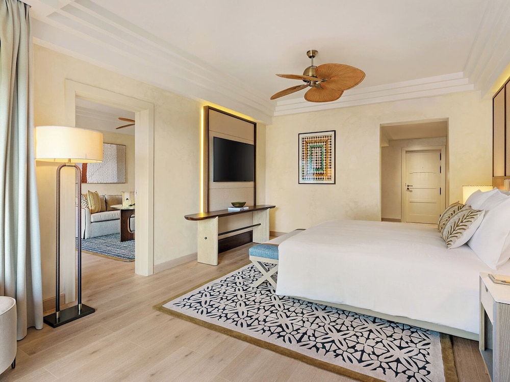 1 Bedroom, Suite, King Bed, Sea View