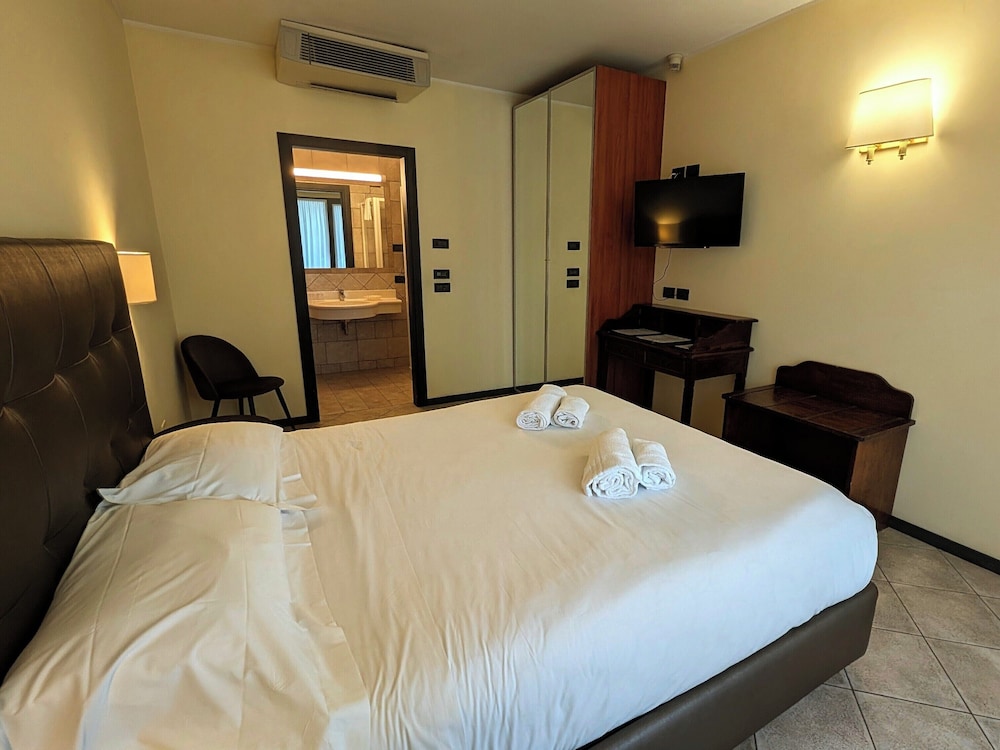 ECONOMY, DOUBLE BED