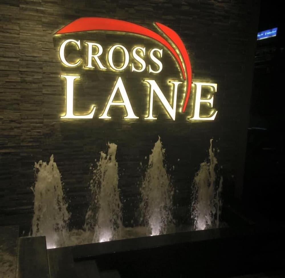 Hotel Crosslane 3/20