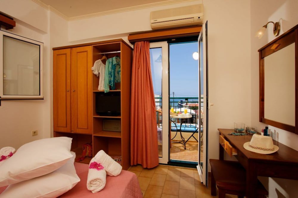 Panorama Hotel Stalis 10/50
