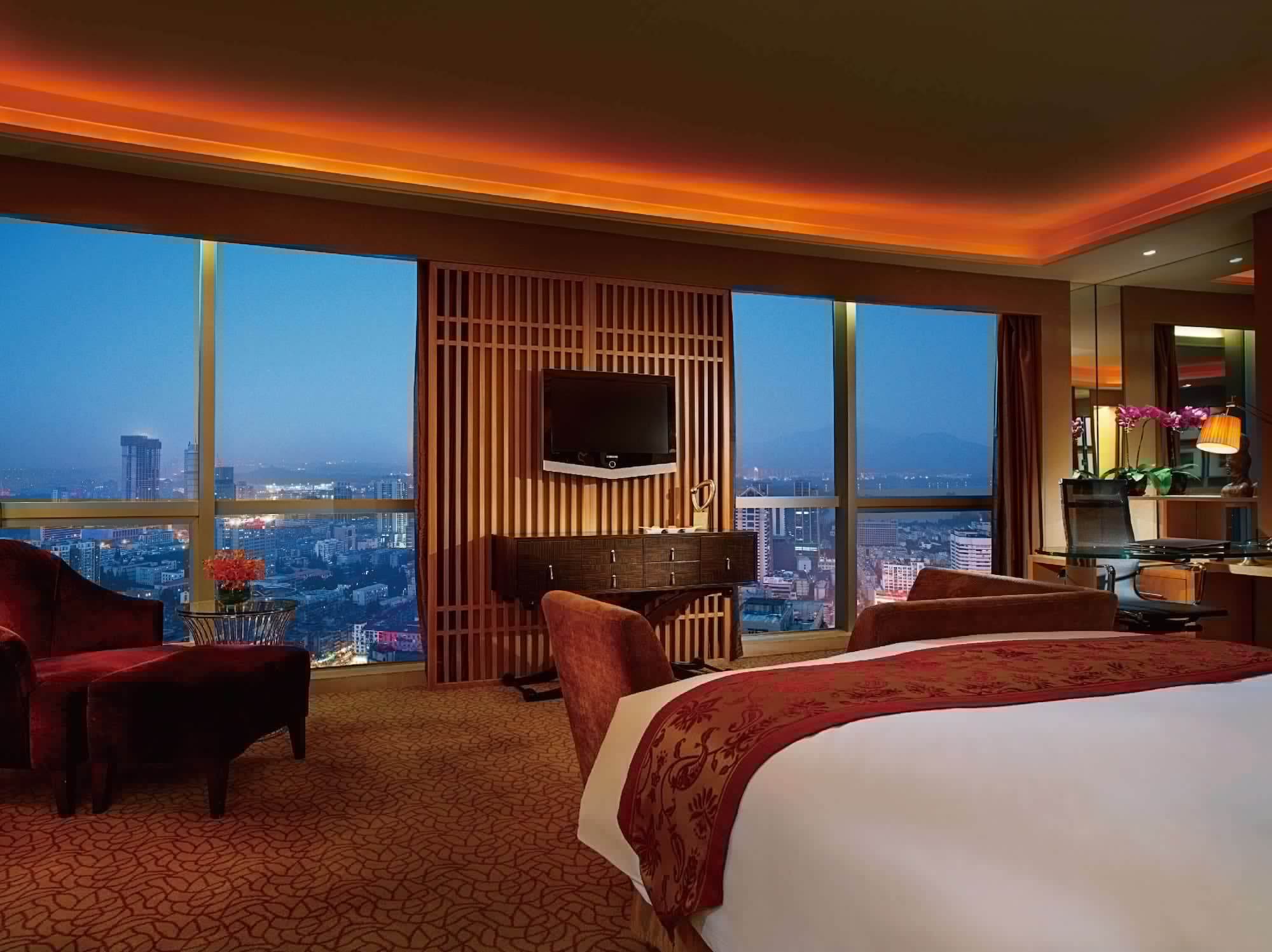 LUXURY, KING BED, LAKE VIEW