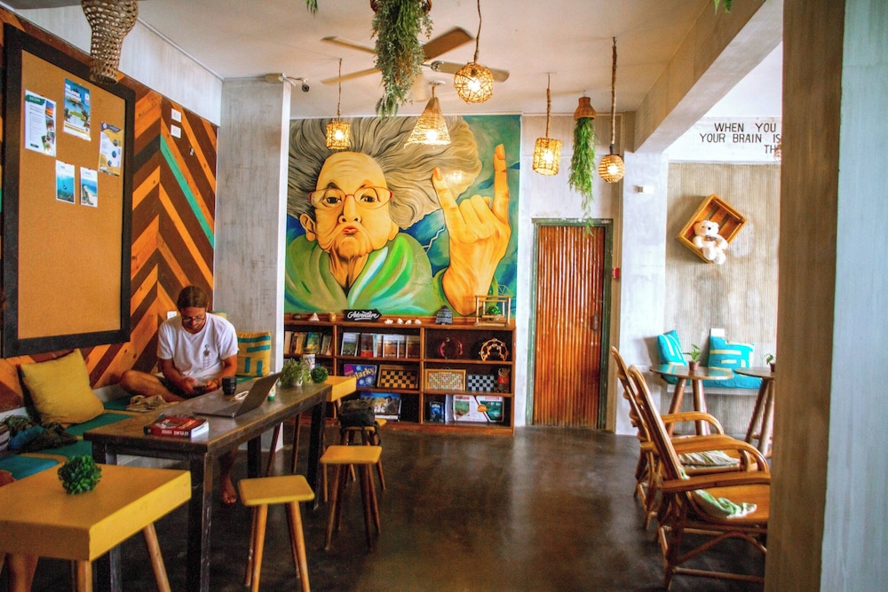 Happiness Hostel 33/50