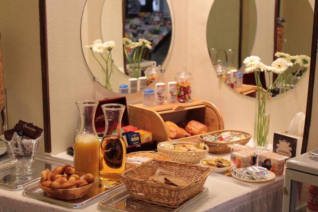 AMADEUS HOTEL 26/40