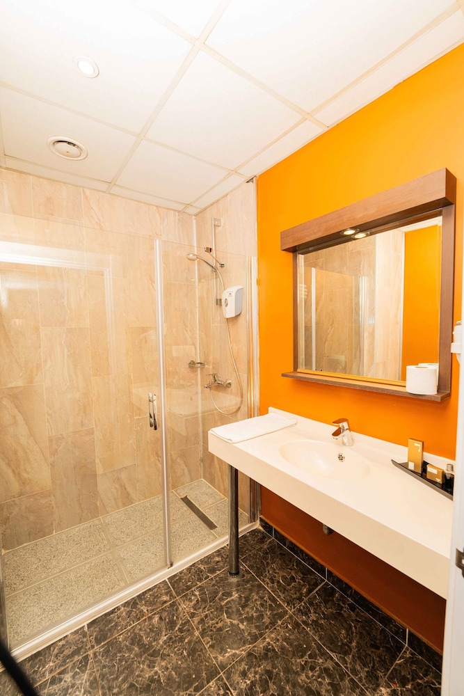 Comfort Hotel Haramidere 48/50