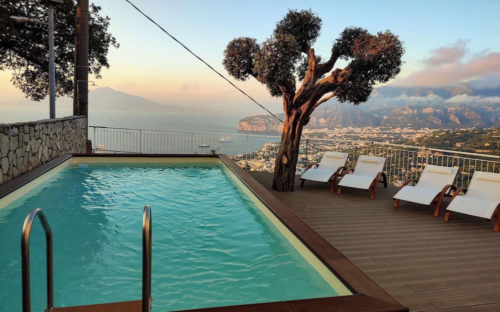 Villa Fiorita 49/53