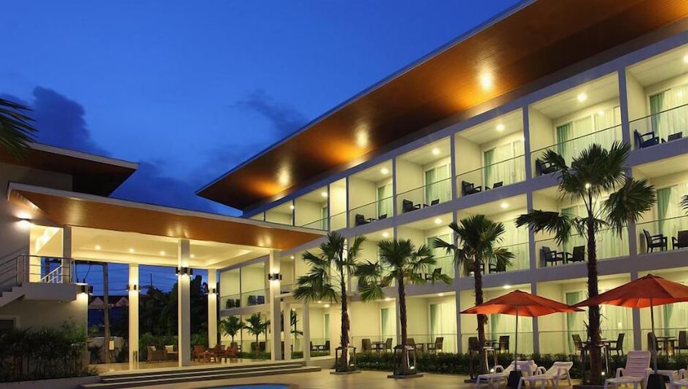 Clear House Resort 7/56