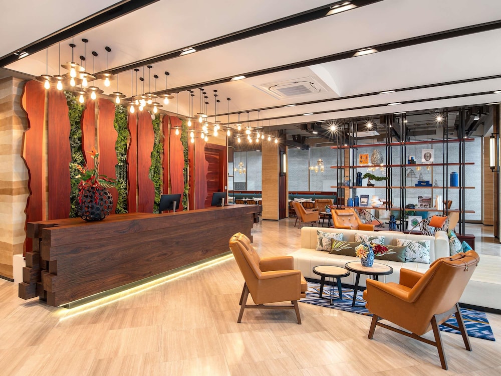 Mercure Bangkok Surawong 12/64
