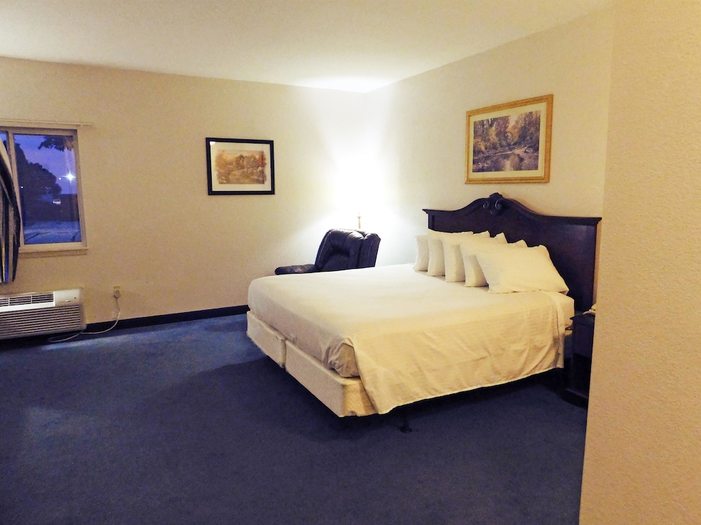 Americas Best Value Inn Fredonia 2/19
