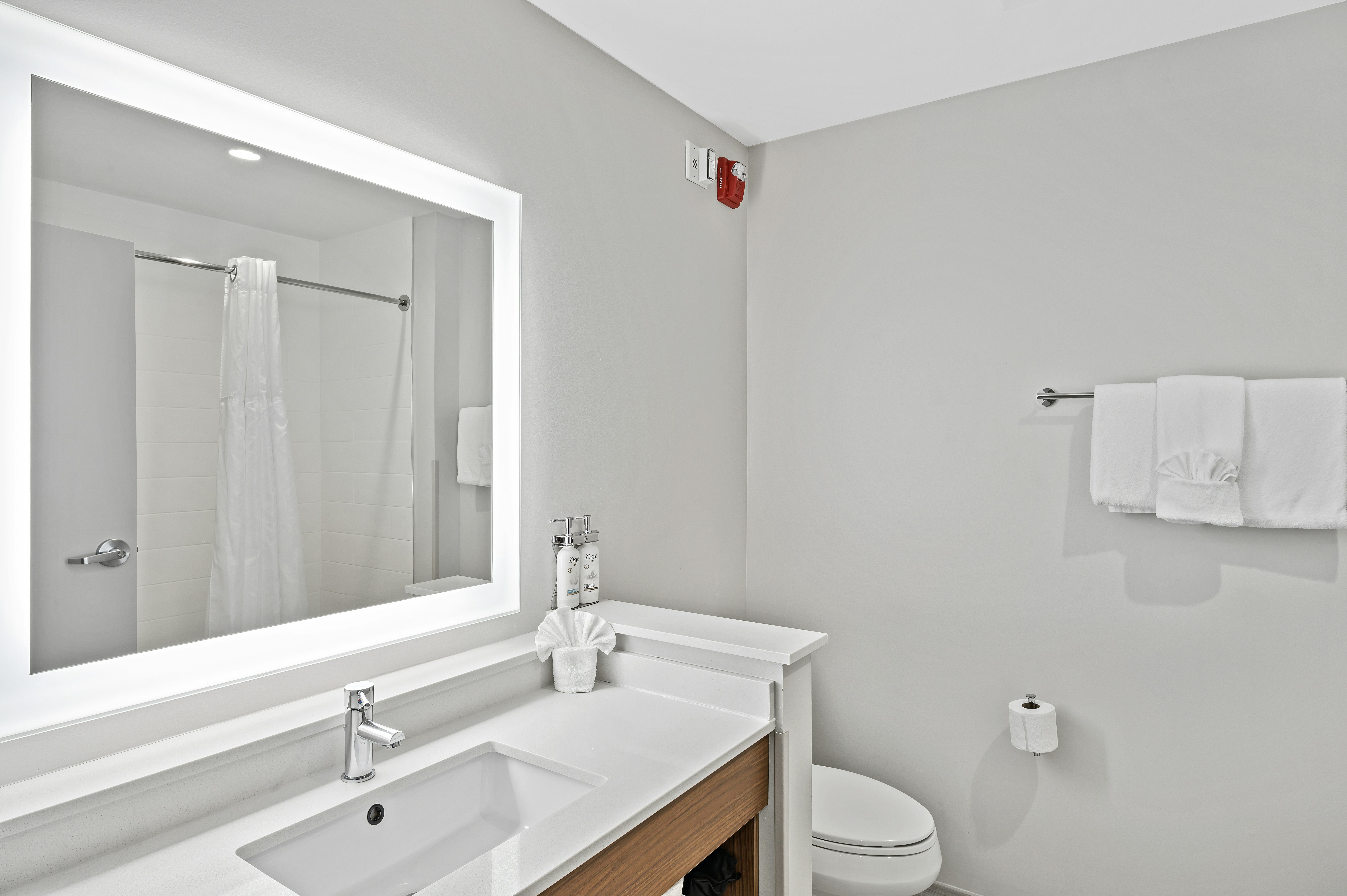 Holiday Inn Express & Suites White Hall 72/72