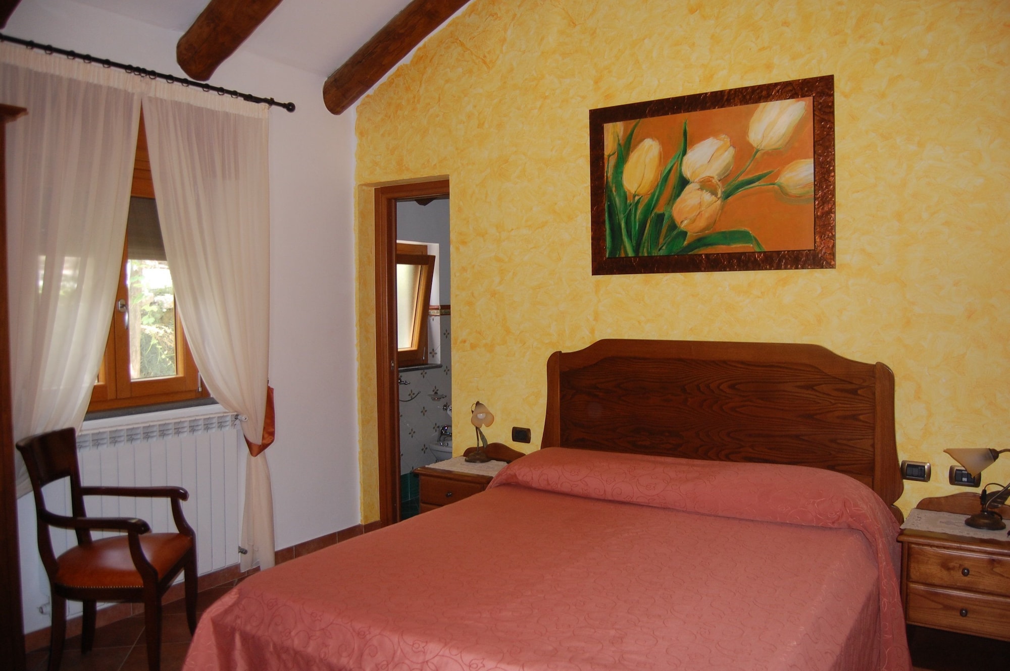 ROOM, DOUBLE OR TWIN BED