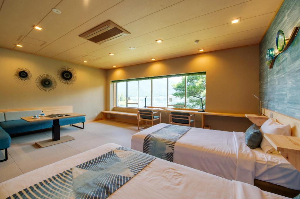 Renovated, Twin Beds, Lake View, 2 Sofa, Tatami, West Wing