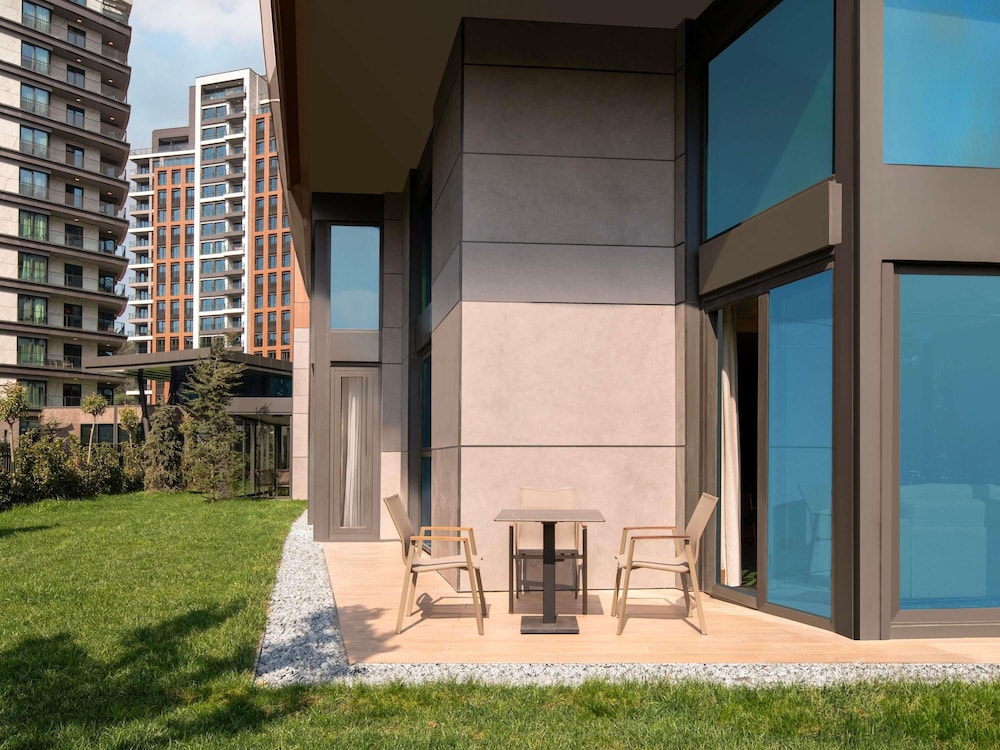 Movenpick Living Istanbul Saklivadi 56/59