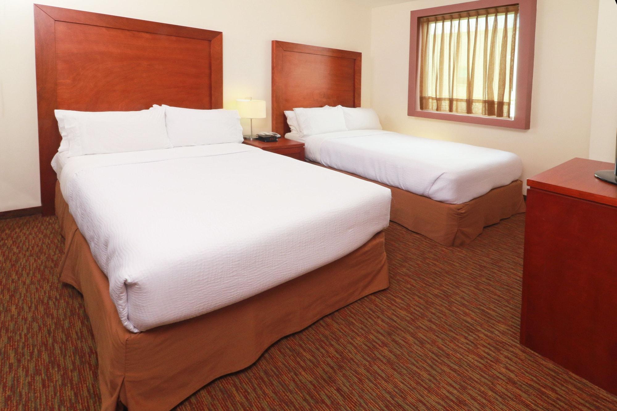 Suite, Multiple Beds, Kitchen