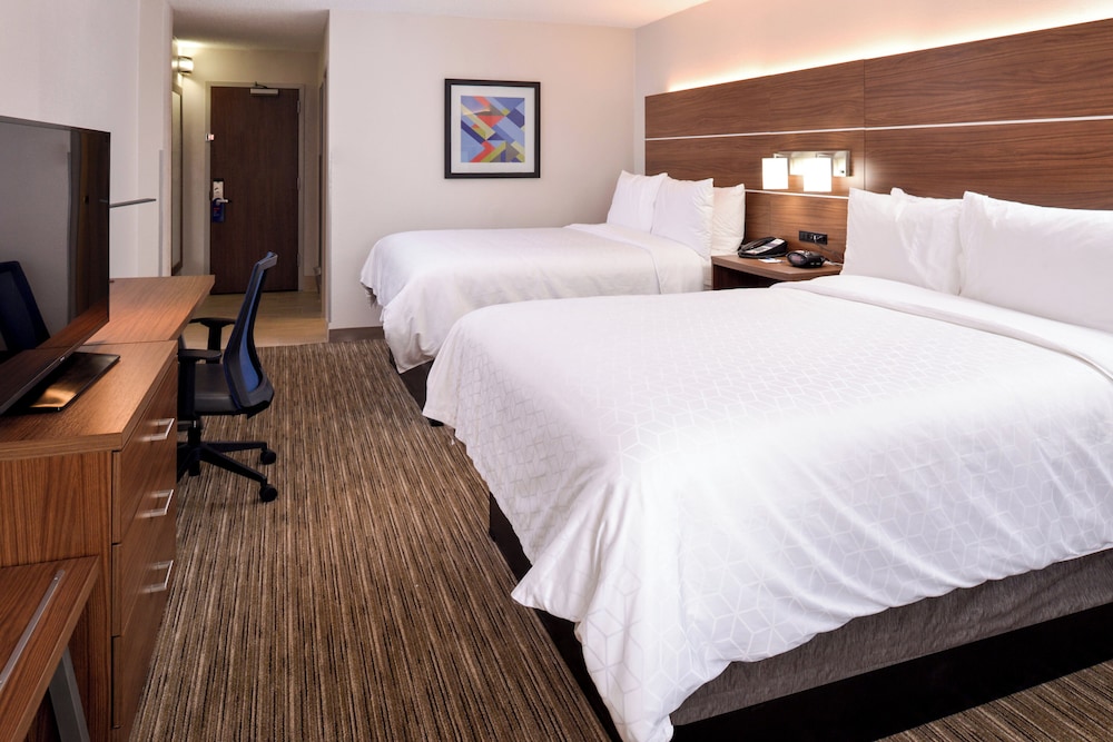 Holiday Inn Express Towson Baltimore North 24/63