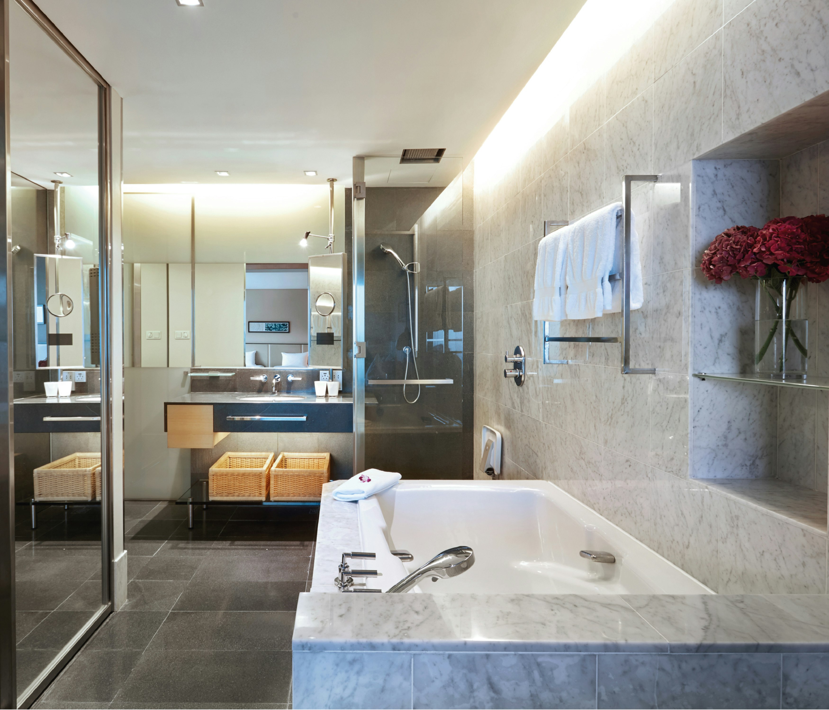 غرفة ديلوكس بسرير كينج، Hilton Kuala Lumpur 4/8