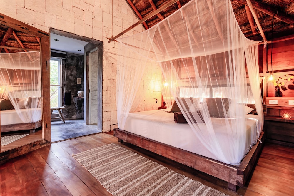 DELUXE, BUNGALOW, MULTIPLE BEDS, GARDEN VIEW
