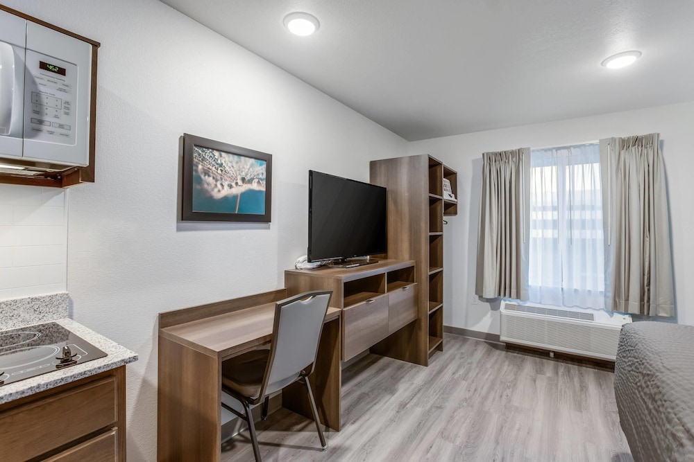 WoodSpring Suites Novi Farmington 29/47