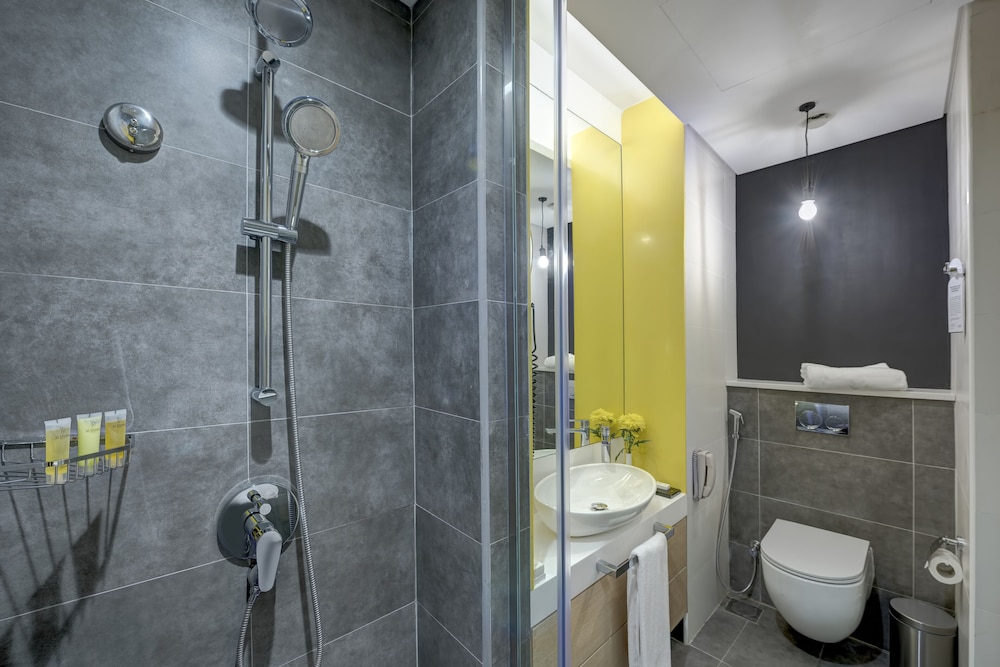 Al Khoory Urban Hotel 11/50
