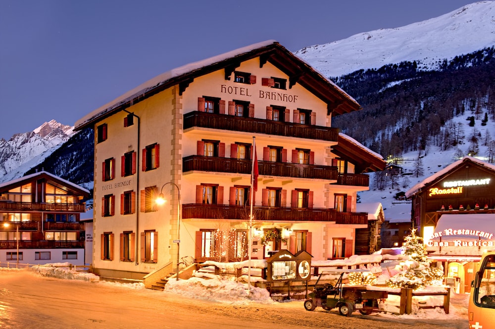 Hotel Bahnhof 3/50
