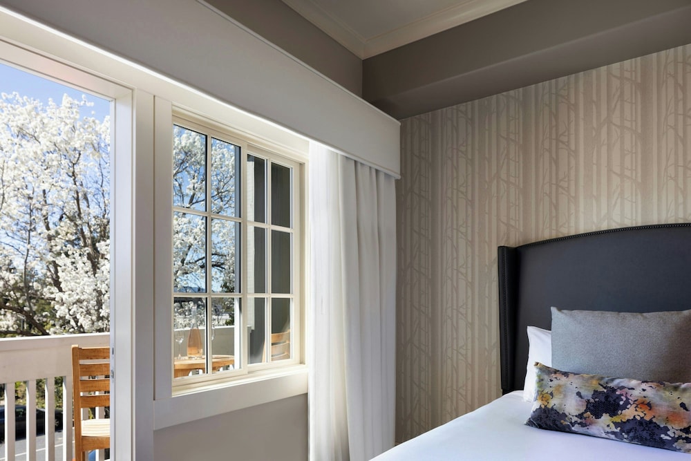 غرفة بسريرين كوين بإطلالة، River Terrace Inn 2/2