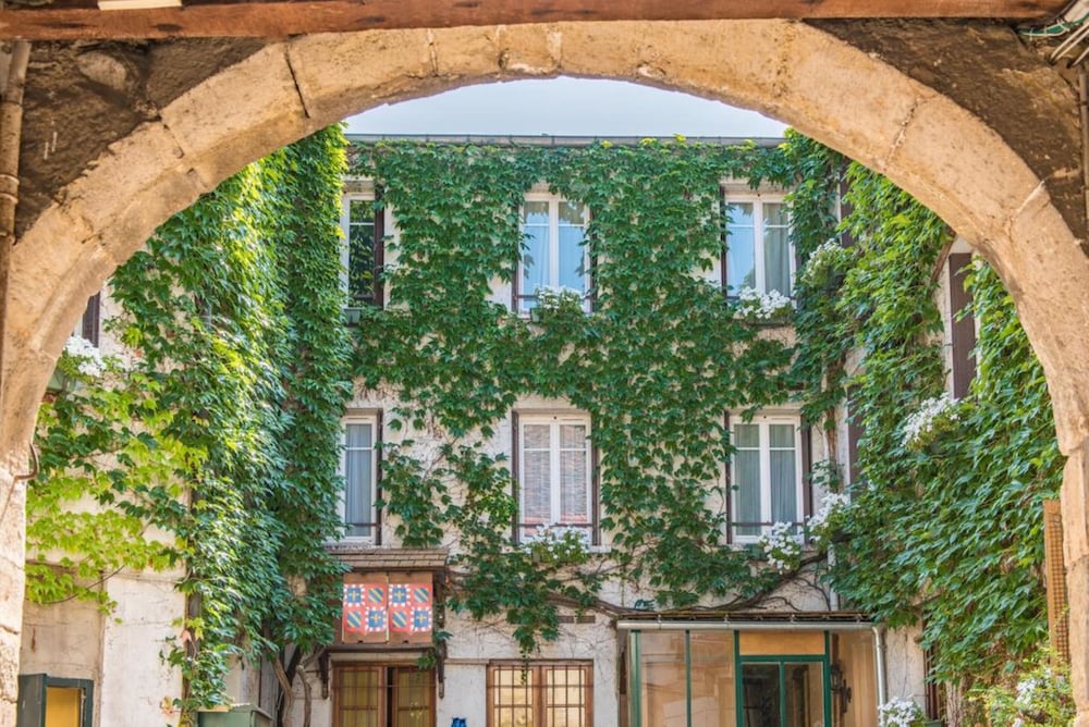 Le Central Boutique Hotel Beaune Centre 42/50