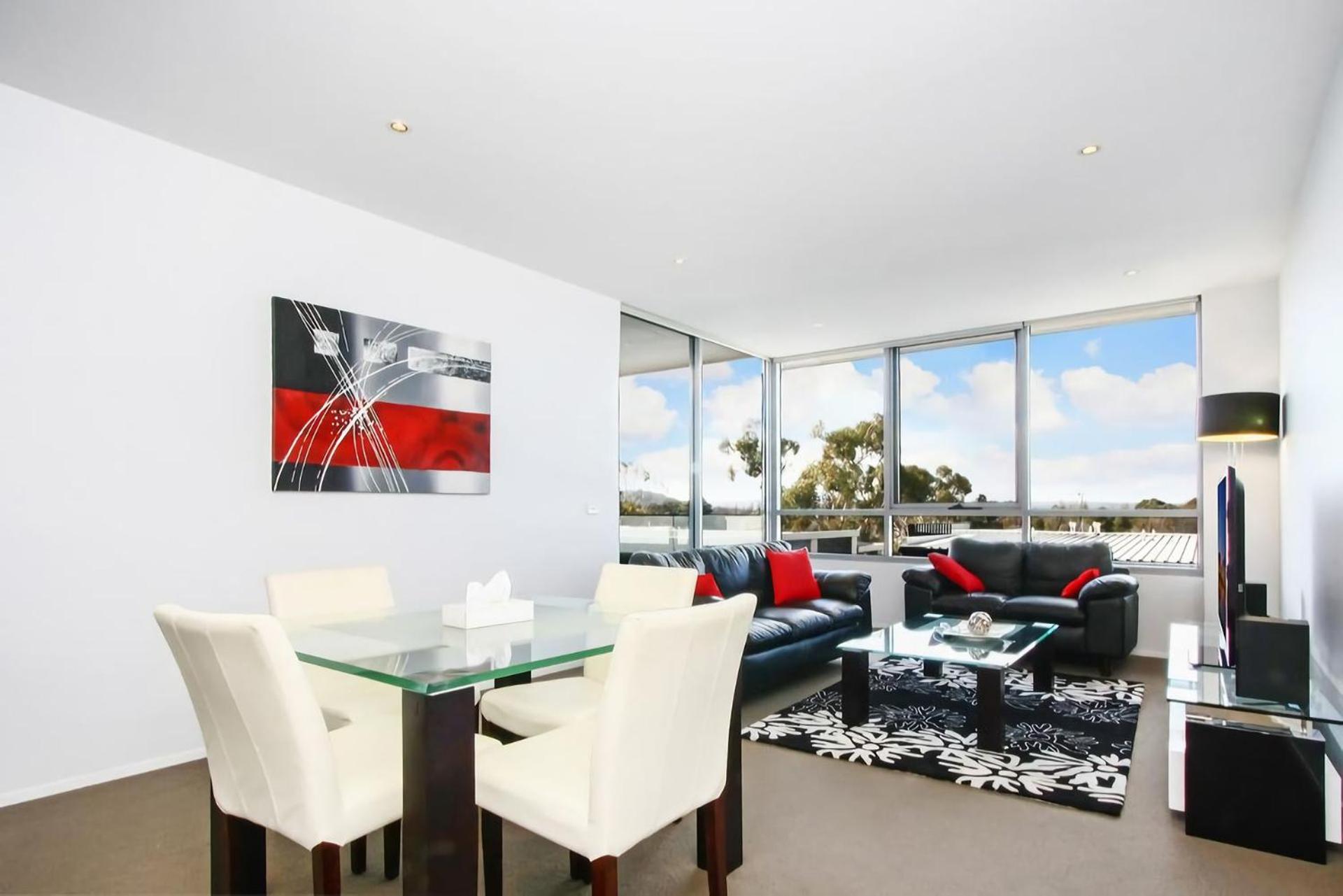 Accommodate Canberra Realm 18/24