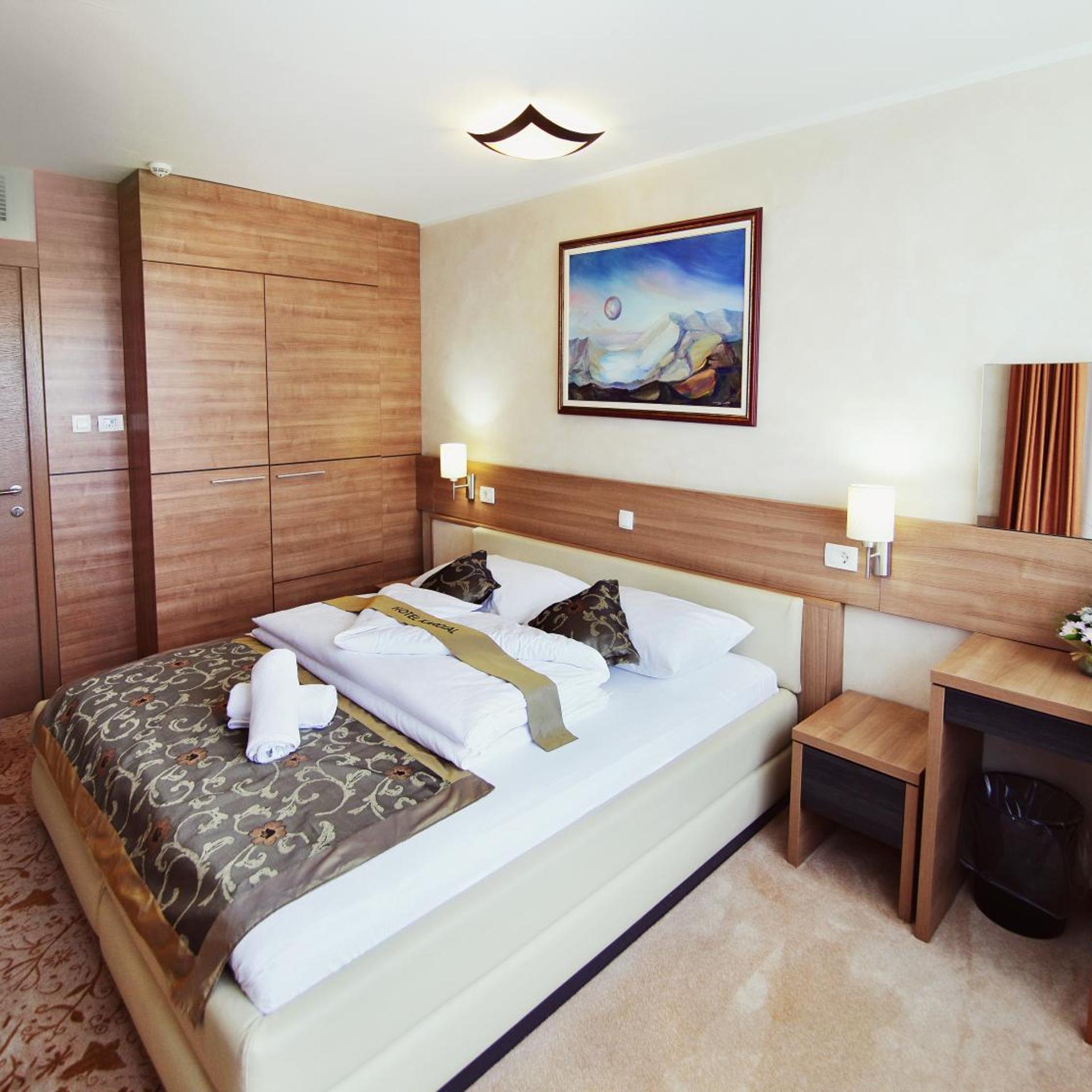 Room, Double Bed