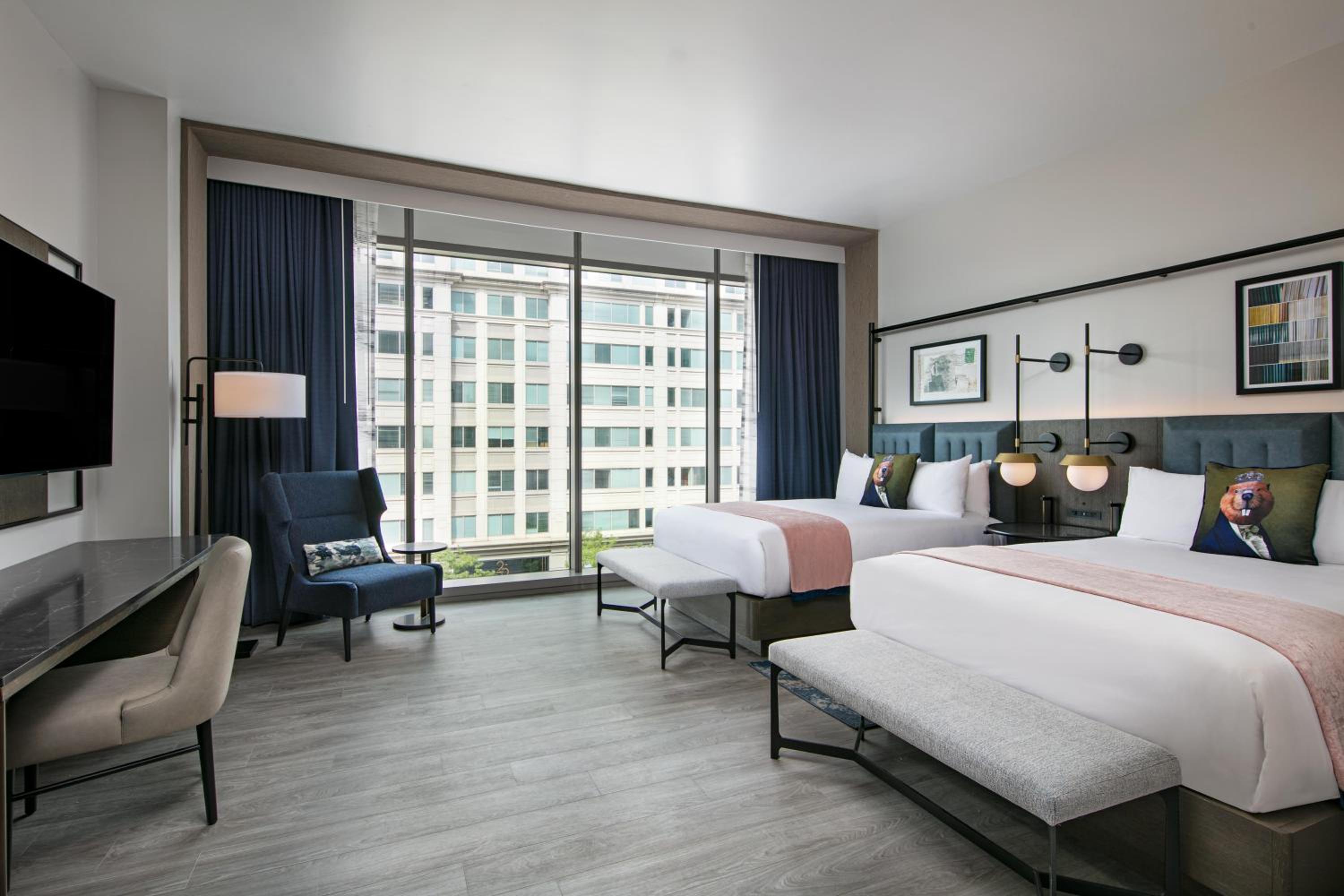Monumental, 2 Queen Beds, Landmark View