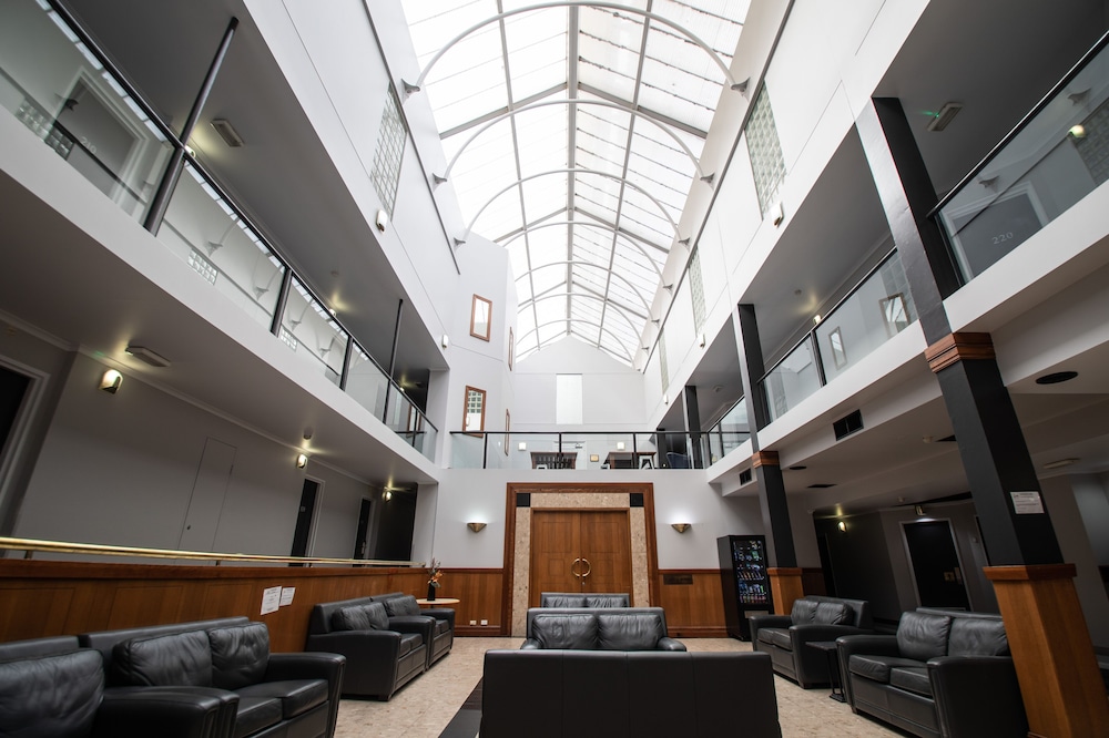 CAPITAL EXECUTIVE APARTMENT HOTEL 27/32