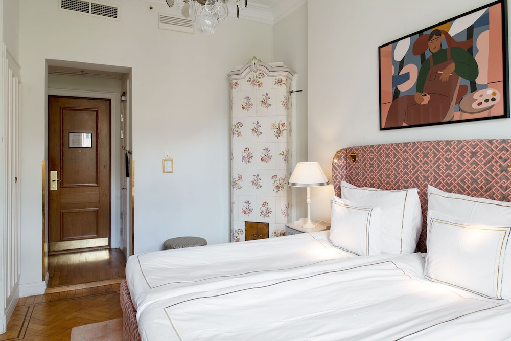 SUPERIOR, TWIN BEDS