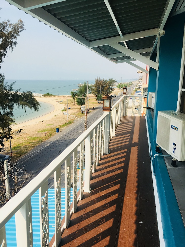 I Talay Lodge Boutique Hotel 67/70