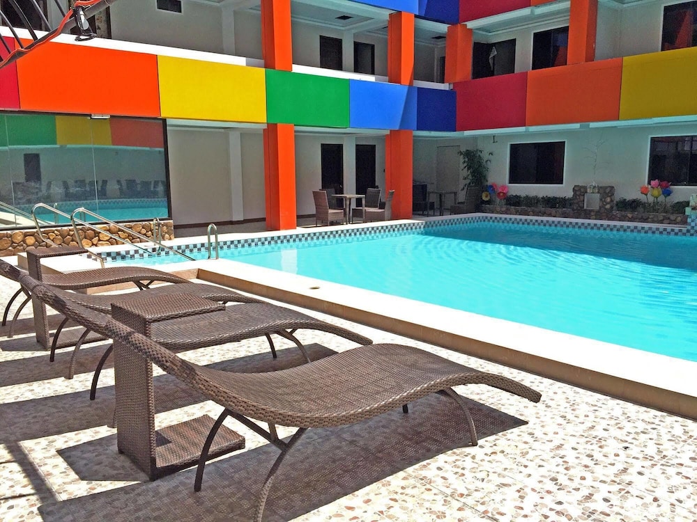 Fave Hotel Angeles City 31/37