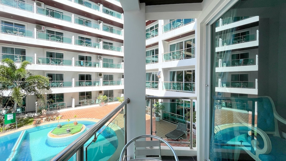 Dragon Beach Resort 6/55