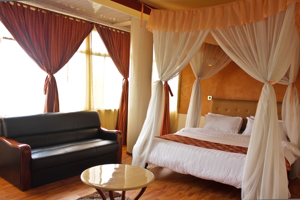 Pearl Palace Hotel 30/36