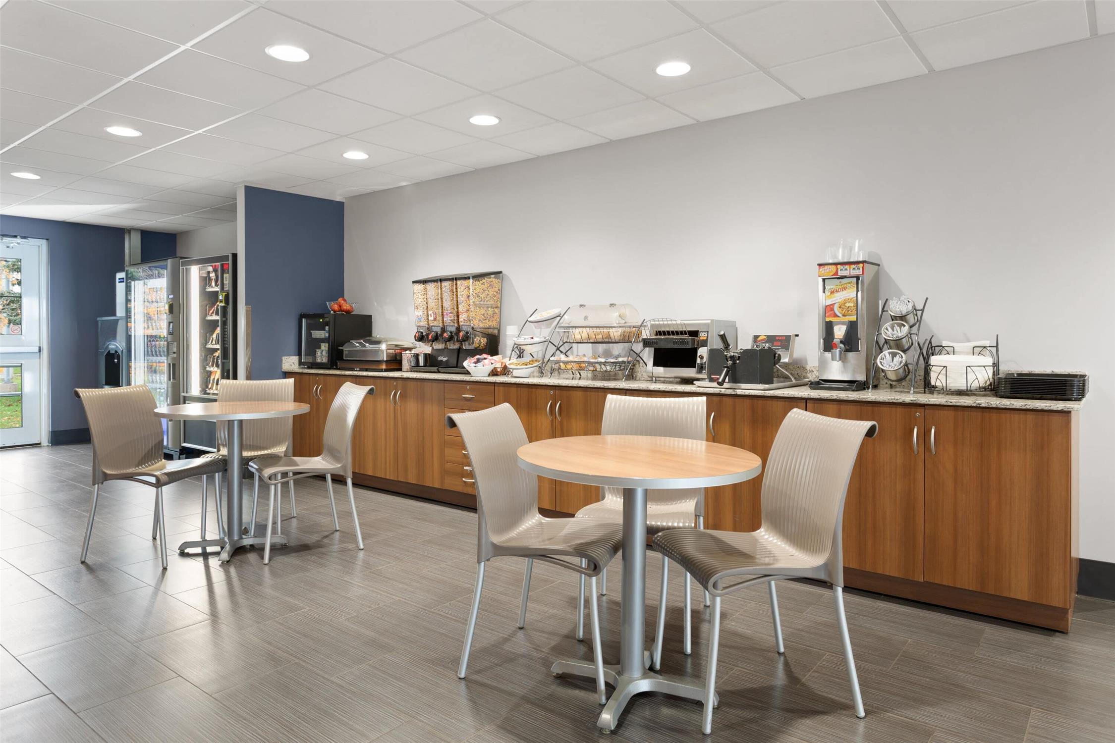 Microtel Inn & Suites By Wyndham Sault Ste. Marie 36/47