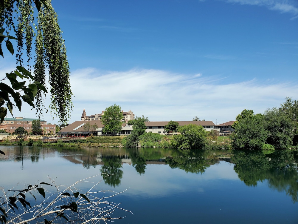 Ruby River Hotel 9/66