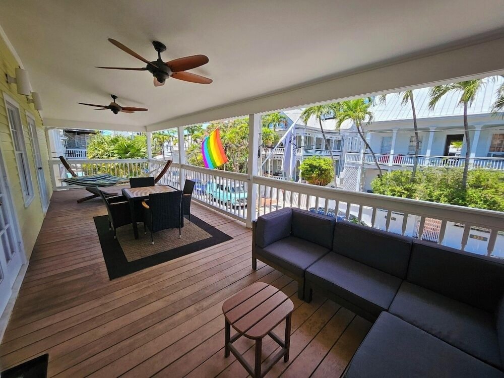 Bishop Hotel Key West 32/50