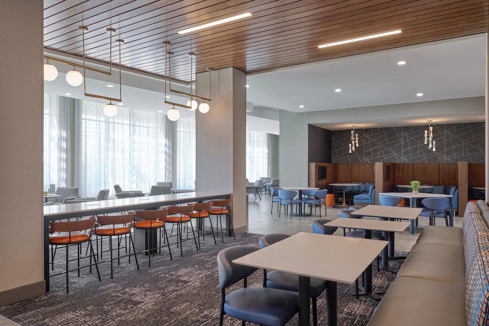 Courtyard by Marriott Madison 32/49