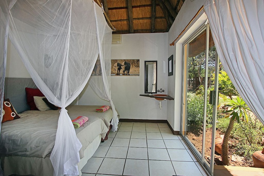 Normann Safari Bush Lodge 8/50