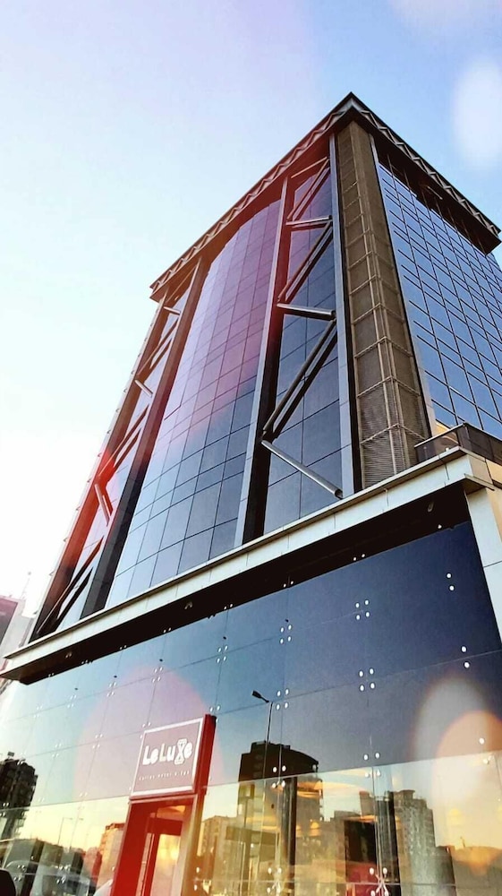 Le Luxe Suites Hotel & Spa 2/50