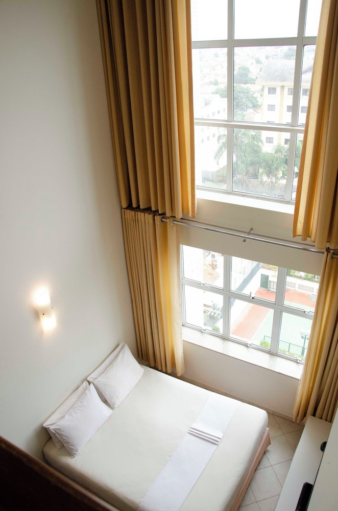 City Hall Flat & Hotel 14/50