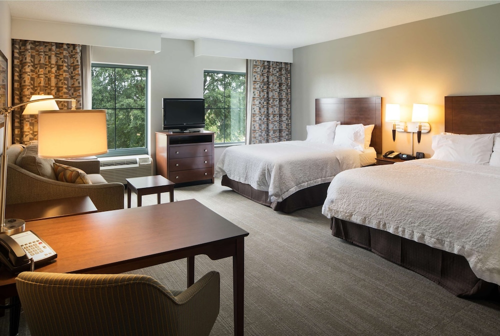 Hampton Inn Suites Little Rock Downtown 12/35