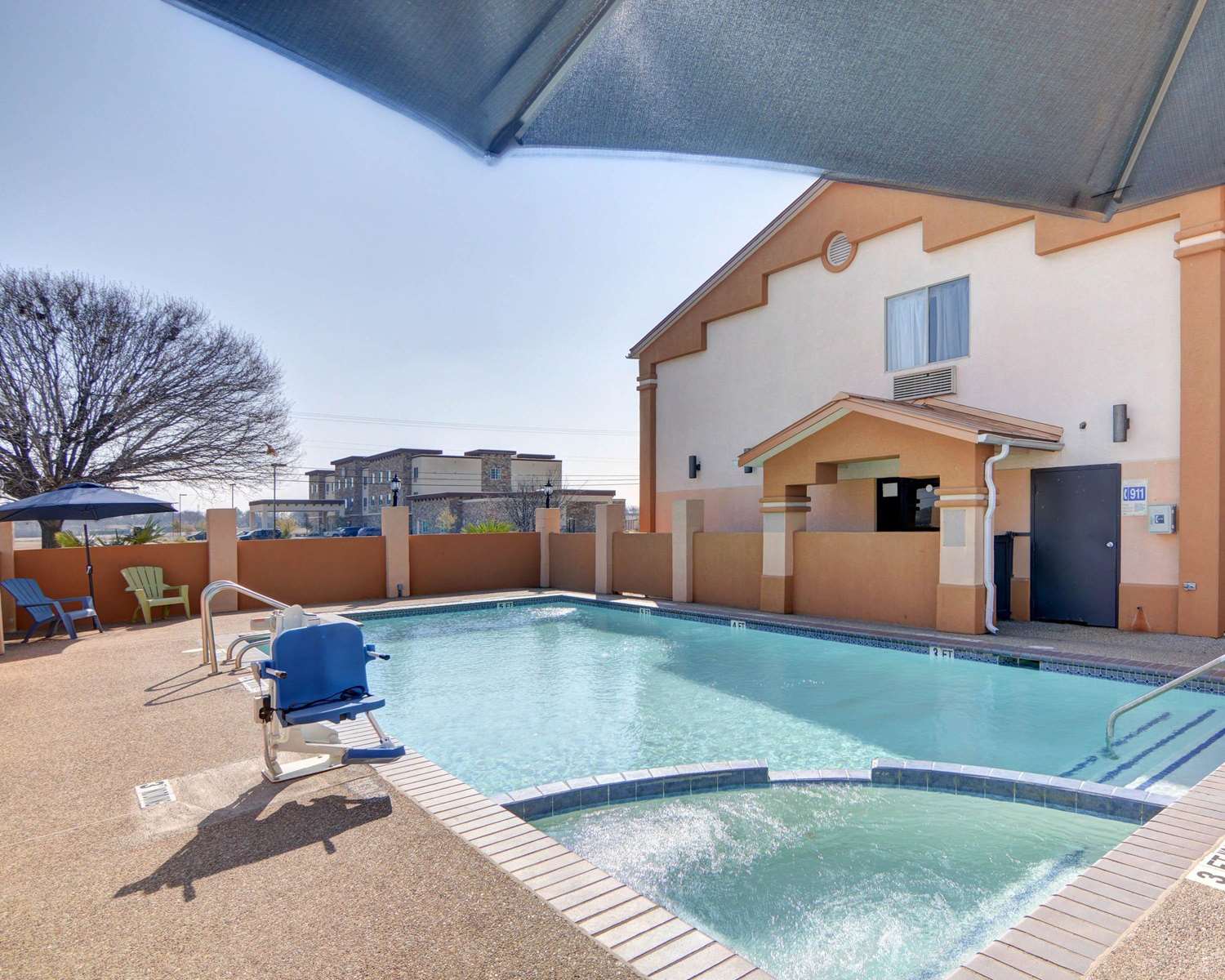 Quality Inn Forest Hill - Fort Worth South 10/11