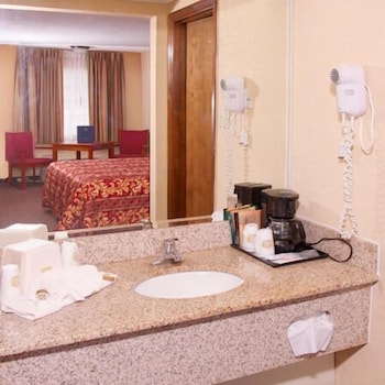 Rodeway Inn Forsyth near GA Public Safety Training Center 10/13