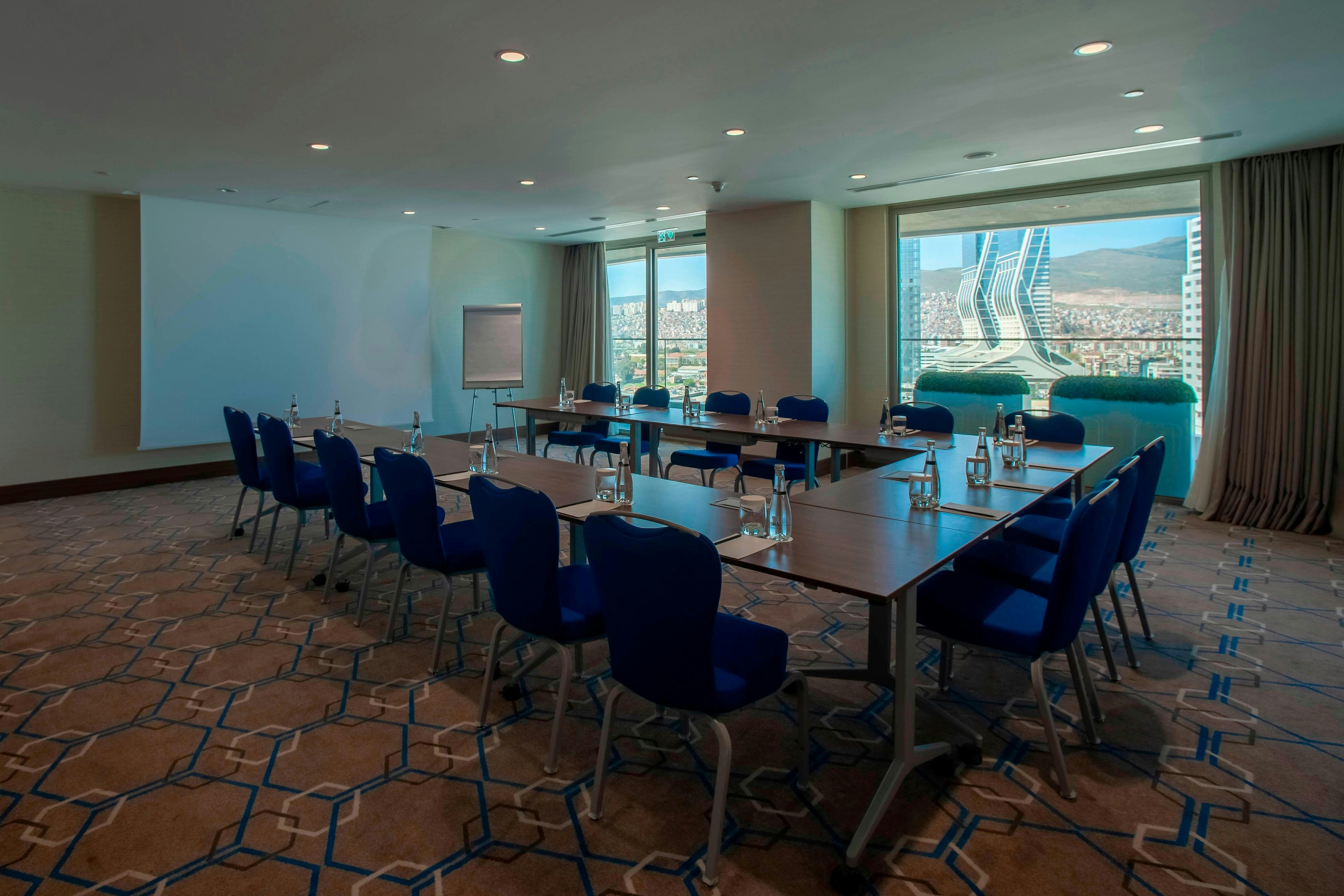 Four Points By Sheraton Izmir 2/4