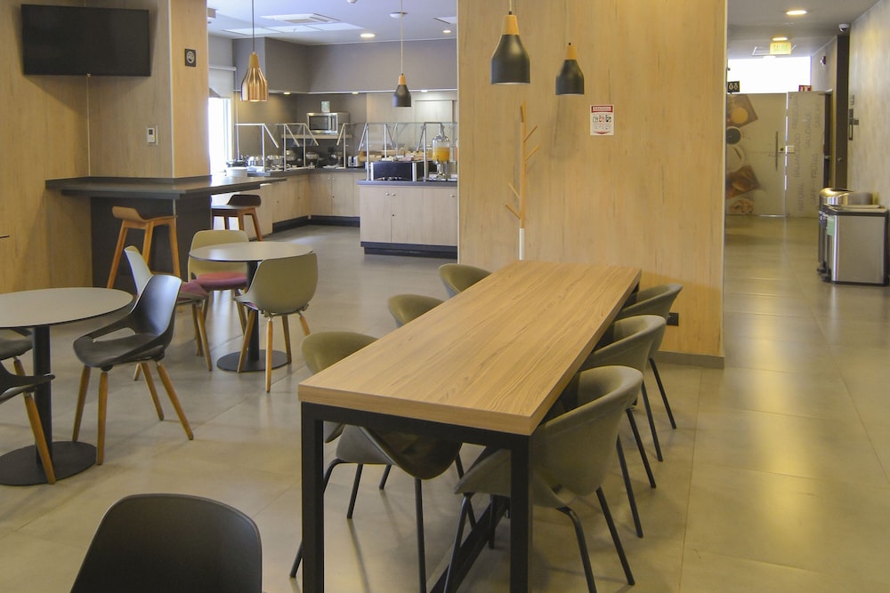 City Express Plus by Marriott Medellin Colombia 27/42