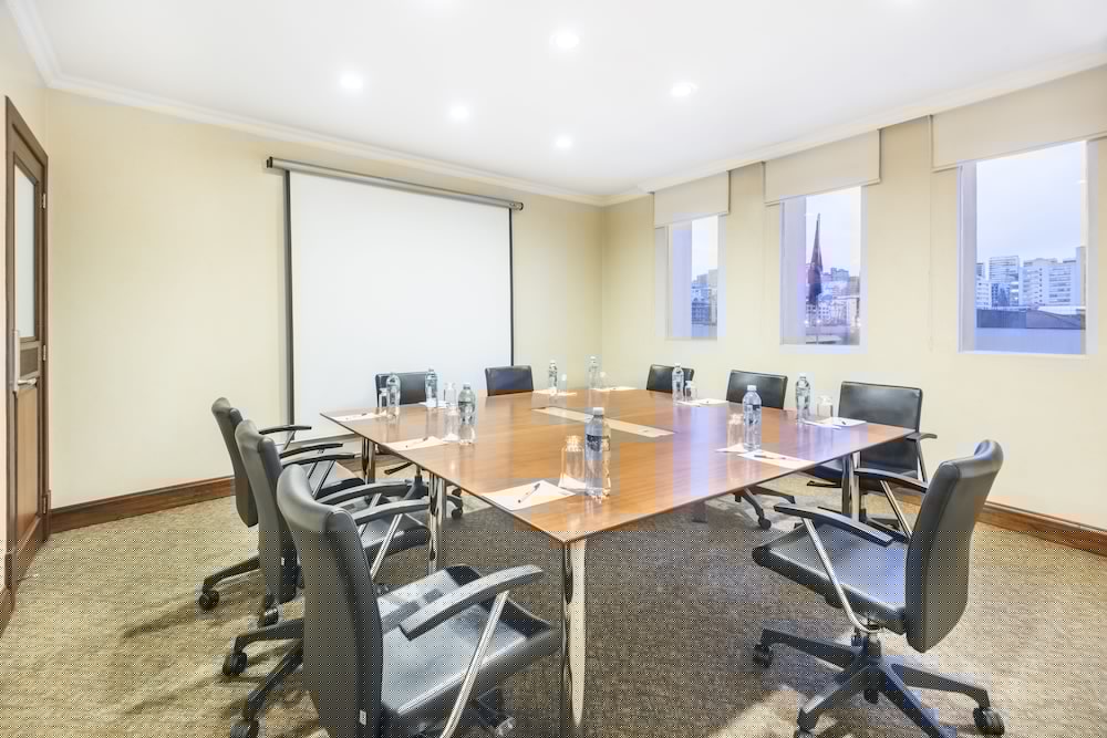 HOLIDAY INN EXPRESS QUITO 54/66